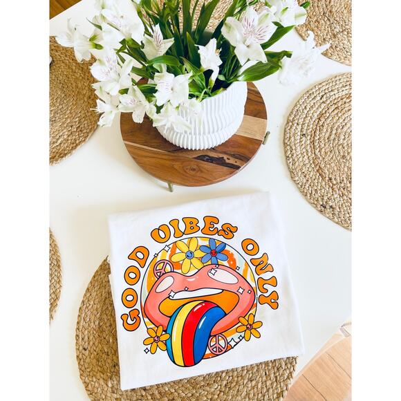 Good Vibes Only Multicolor T-Shirt NWOT - Picture 3 of 3